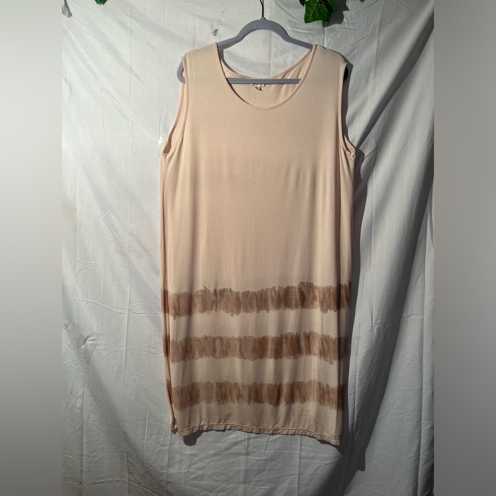 🆕 .  POL Cream and Tan Sleeveless Rayon Spandex Dress. S